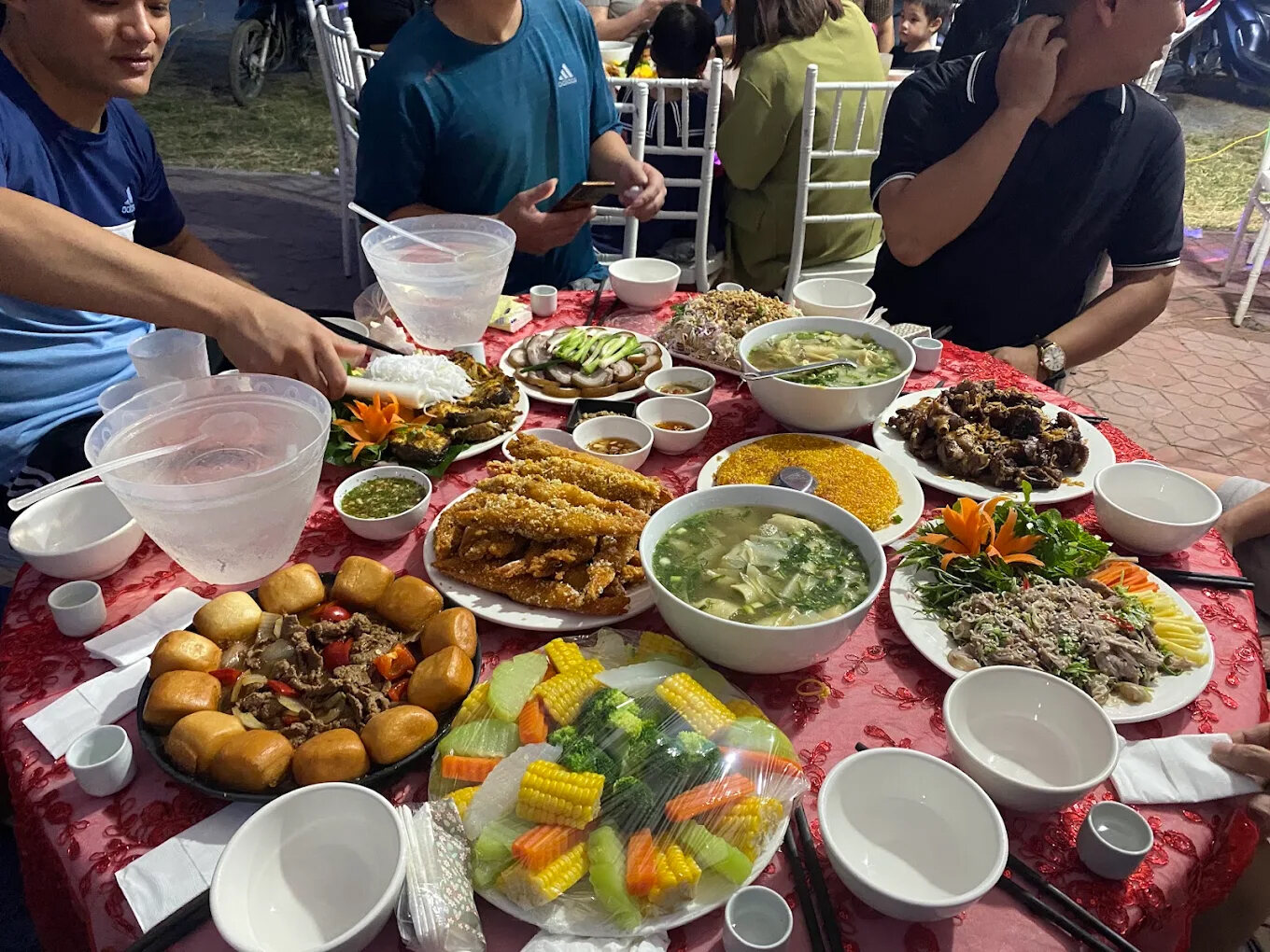 Nhà Hàng Thắng Lợi 2