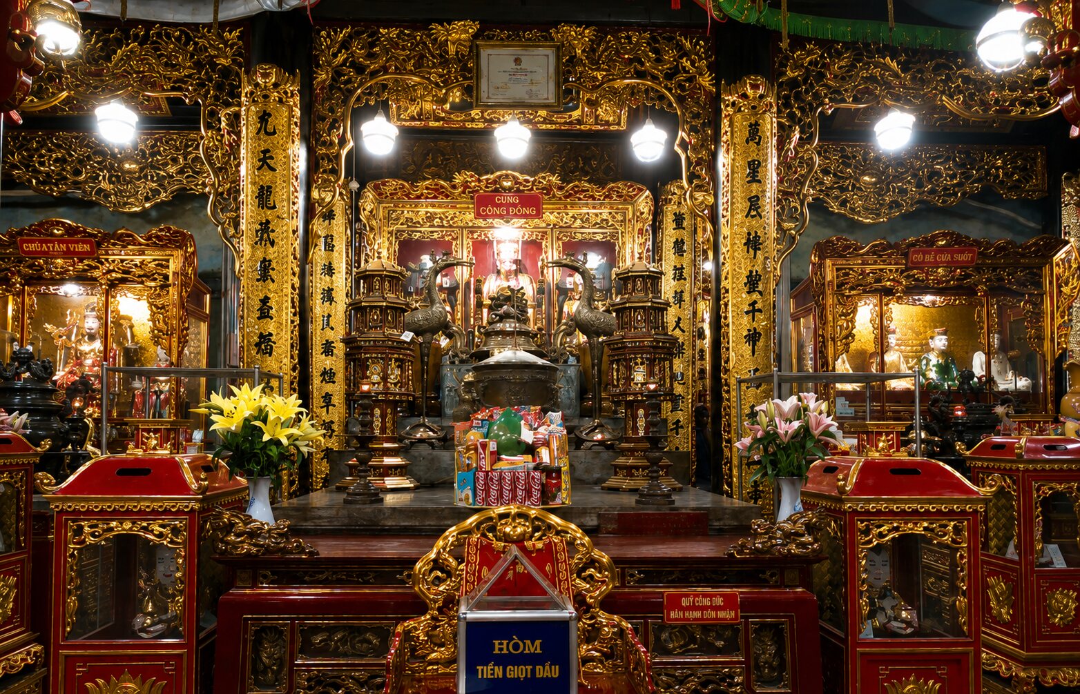 Cung thờ đức vua cha Ngọc Hoàng